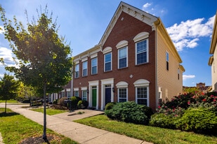 Building Photo - 1441 Laurel Park Dr