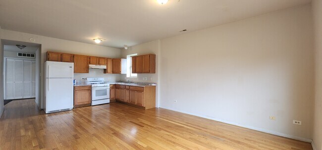 Building Photo - 2902 W Fillmore St