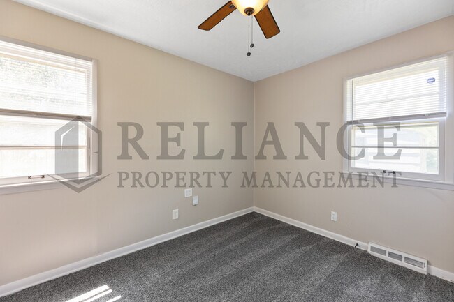 Building Photo - 6505 N Randall Dr