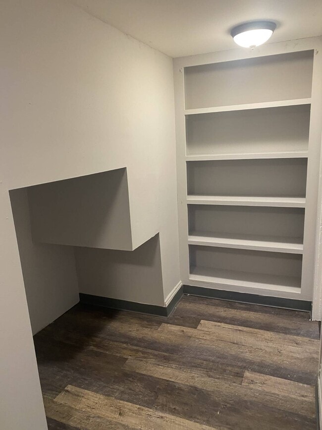 Primary Photo - 516 4th St