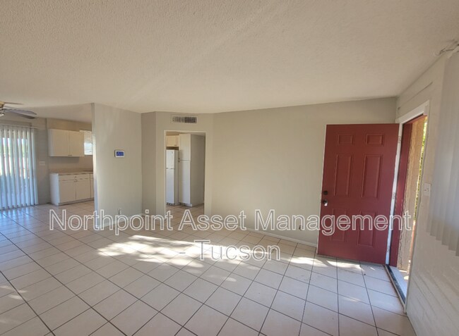Building Photo - 210 S Alandale Pl