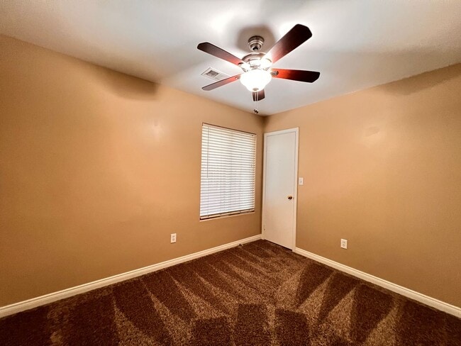 Building Photo - SOUTHWEST BAKERSFIELD