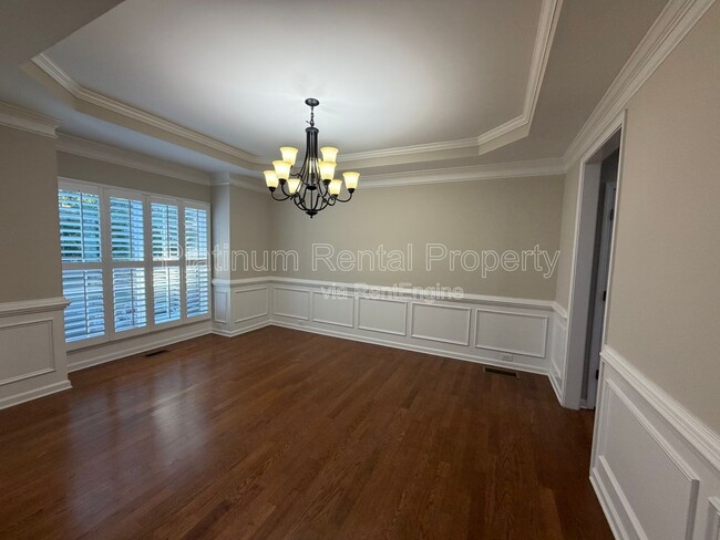 Building Photo - 12785 Doe Dr