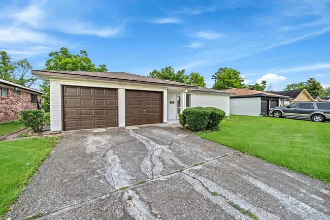 Building Photo - 11823 S Willow Cir