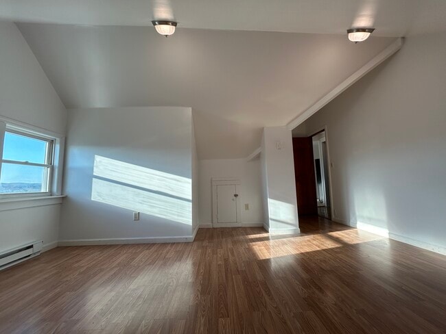 Bedroom1 p1 - 225 S Main Ave