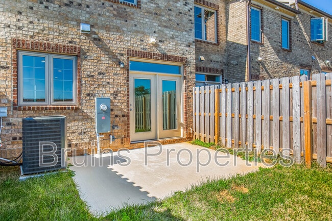 Building Photo - 4752 Willowstone Dr