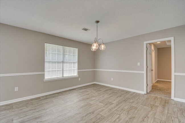 Building Photo - 2719 Davis Mill Rd