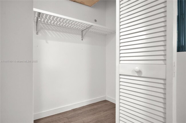 Building Photo - 4332 Collins Ave