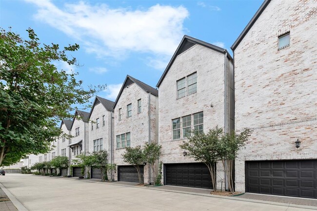 Building Photo - 4021 University Grove St