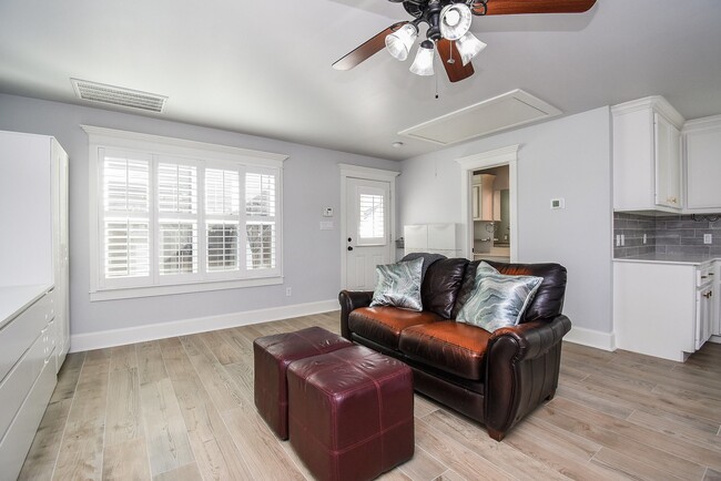 Building Photo - 1349 Heights Blvd