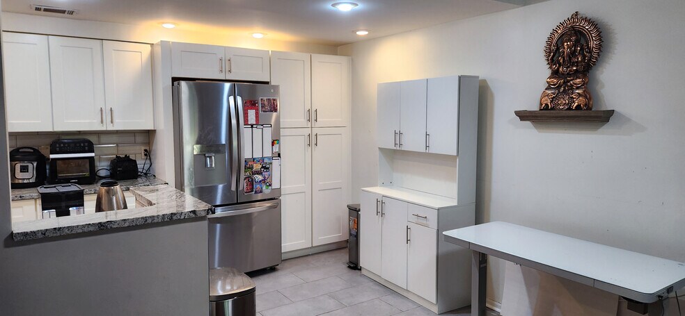 Kitchen - 1103 Roseberry Ct