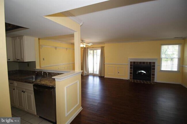 Building Photo - 681 Rose Hollow Dr