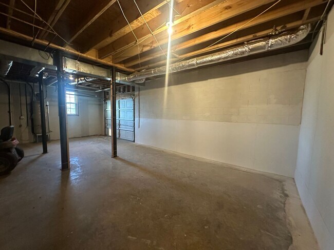 Building Photo - 1120 Legacy Blvd SE