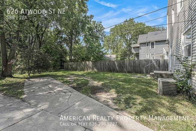 Building Photo - 626 Atwood St NE