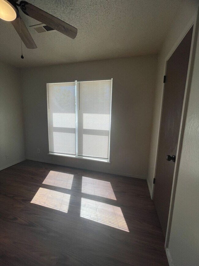 Building Photo - Cute Glenpool 3BD/1.5 BA near High School