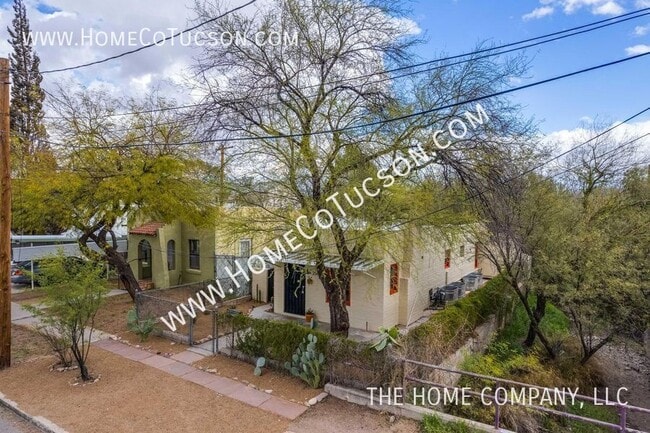 Building Photo - 214 N Vine Ave