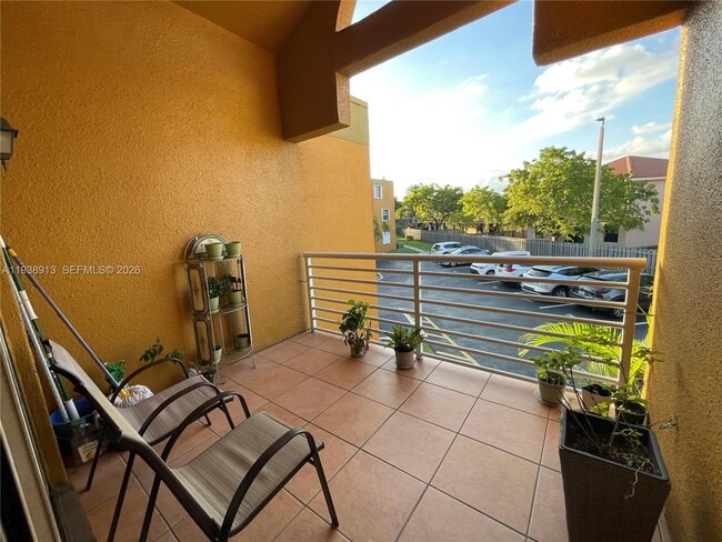 Building Photo - 9711 Fontainebleau Blvd