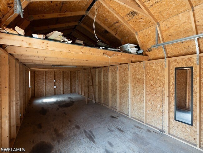 Building Photo - 10910 97 Pl