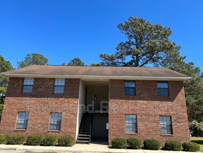Building Photo - 1425 Ireland Dr