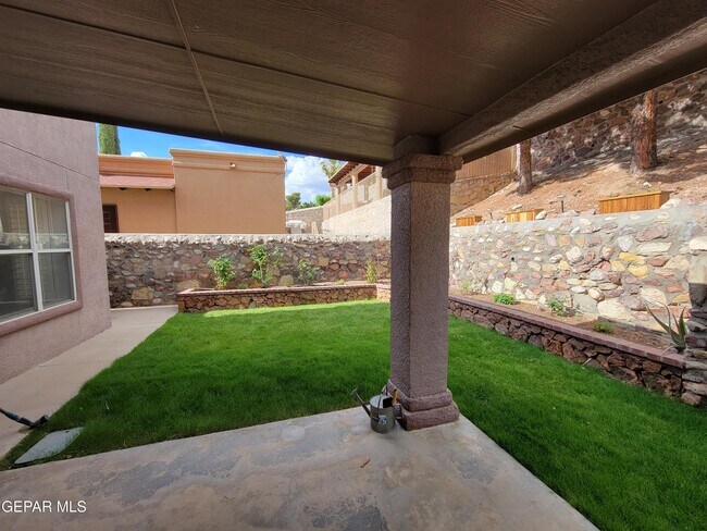 Building Photo - 1404 Black Ridge Dr