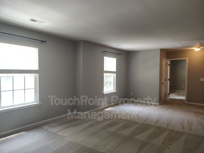 Building Photo - 16121 Long Talon Way