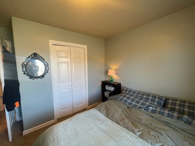 Building Photo - Pet Friendly UNFURNISHED LONG TERM Kalispe...