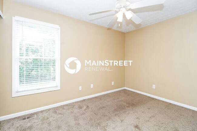 Building Photo - 3 Bedroom Pet-Friendly Home in Louisville,...