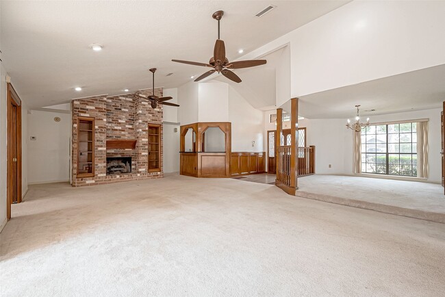 Building Photo - 14818 La Rana Dr