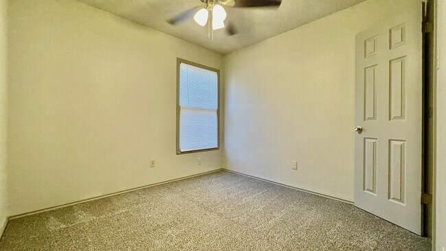 Building Photo - 3717 102nd St