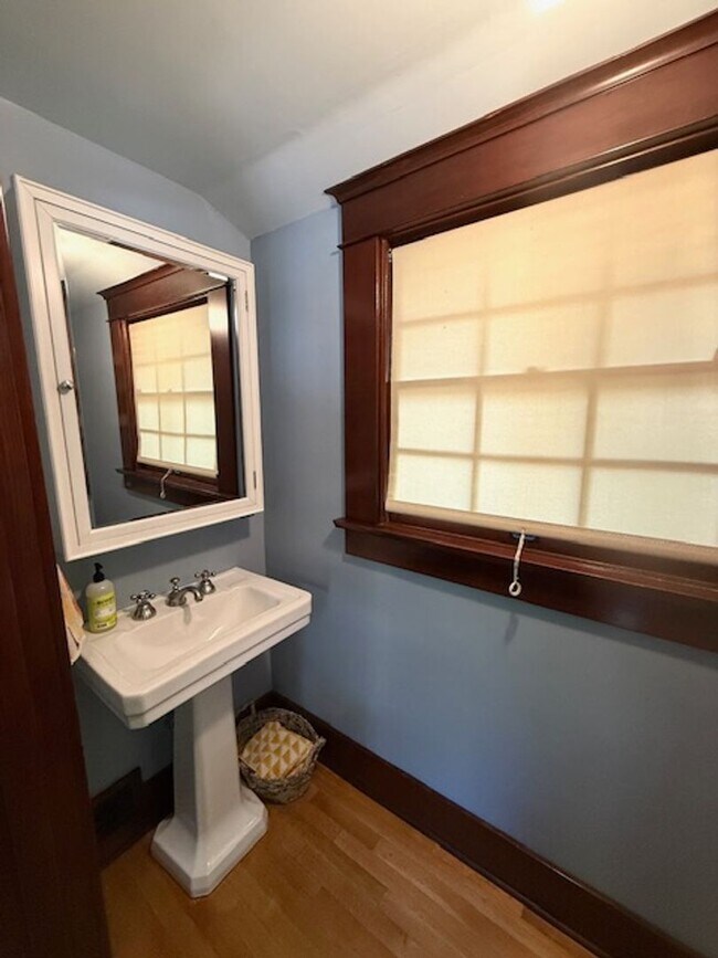 Building Photo - Furnished Craftsman Home - Pool, Entertain...