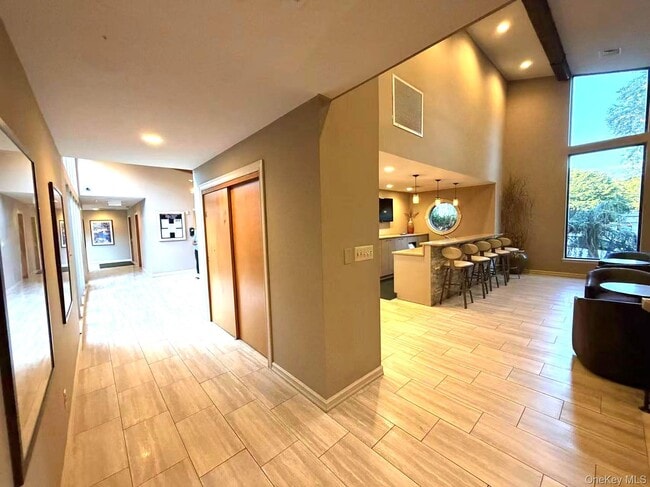 Building Photo - 137 Foxwood Dr
