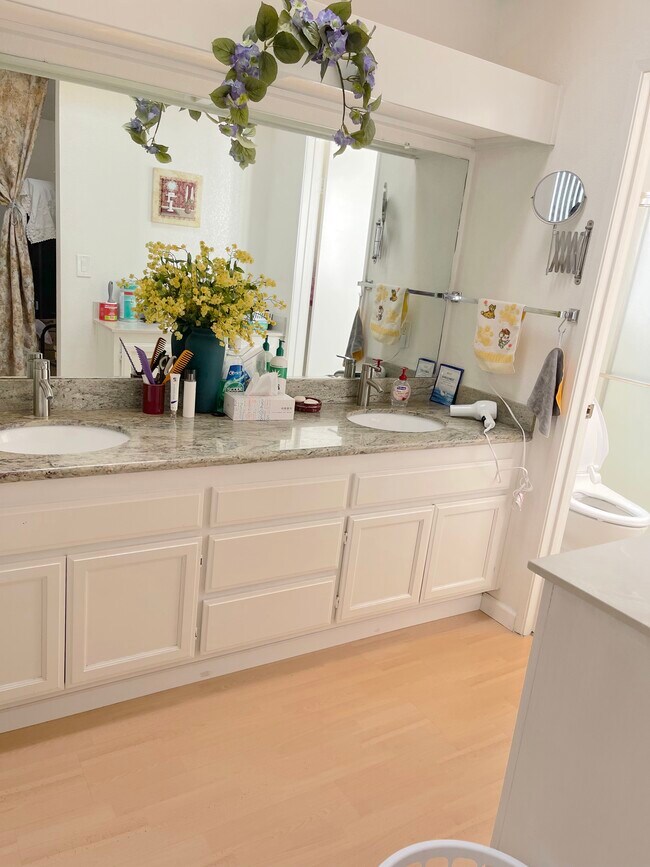 Building Photo - 6193 Potrero Dr