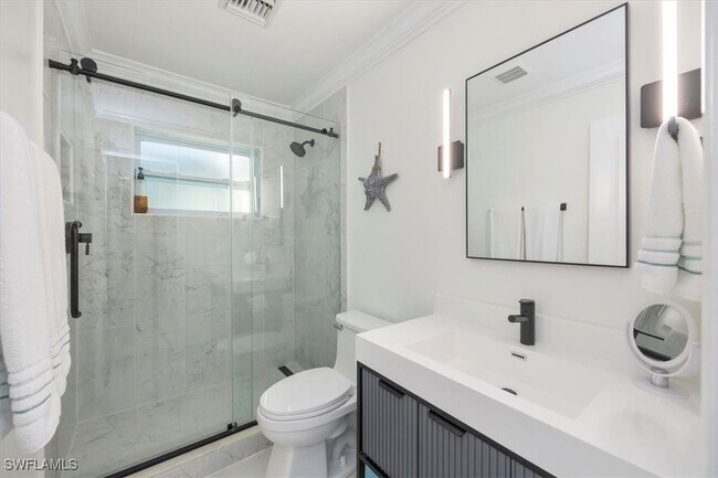 Building Photo - 1236 13th Ave N