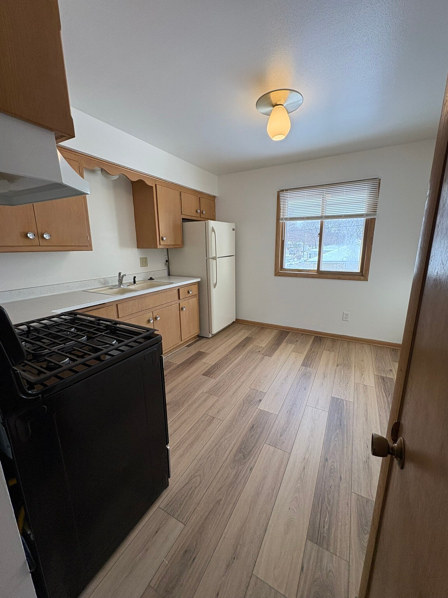 Building Photo - 3573 S 76th St