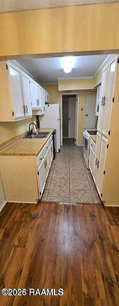 Building Photo - 200 Lodge Dr