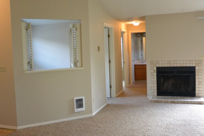 Building Photo - 8307 NE Starflower Ct
