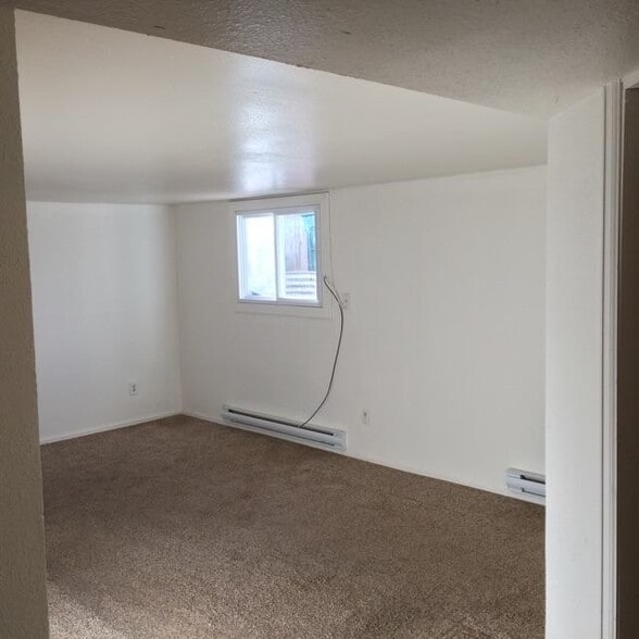 Bright Large Living Room - 3530 Pueblo Street