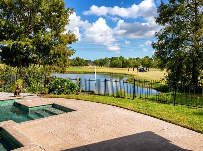 Building Photo - 2435 Thorndon Park Ct