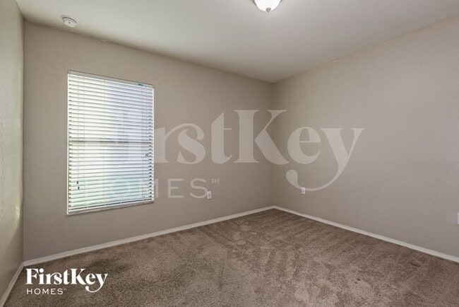 Building Photo - 3445 Longview Ln