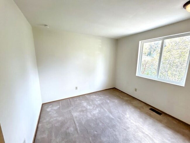 Building Photo - Beautiful 4 bed & 2 bath home in Kent WA!!