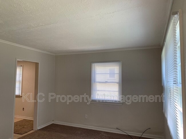 Building Photo - 3820 13th St