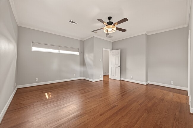 Building Photo - 2405 Southgate Blvd