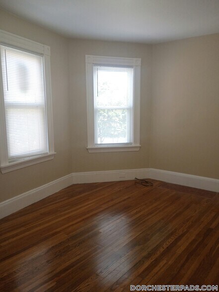 Building Photo - 30 Wenonah St