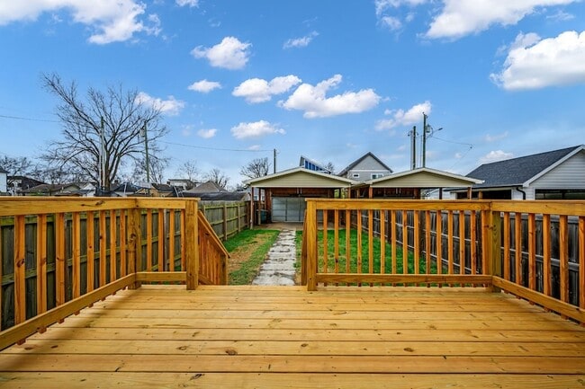 Building Photo - 1911 9th Ave N