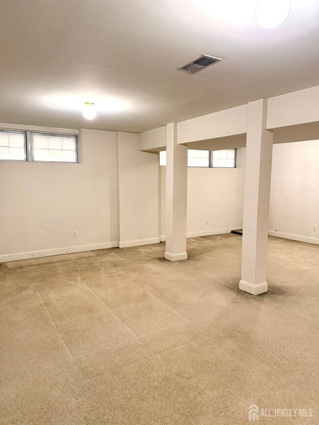 Building Photo - 616 Middlesex Ave