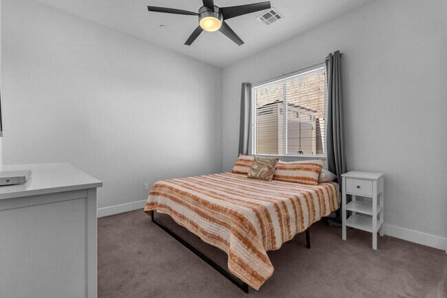 Building Photo - 51855 Avenida Juarez