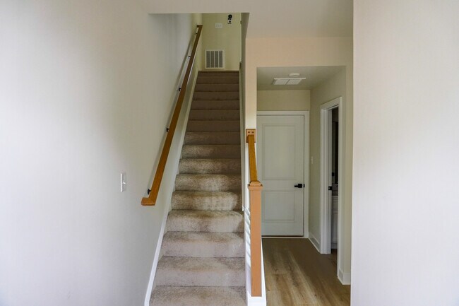 Building Photo - 12805 Red Clover Wy