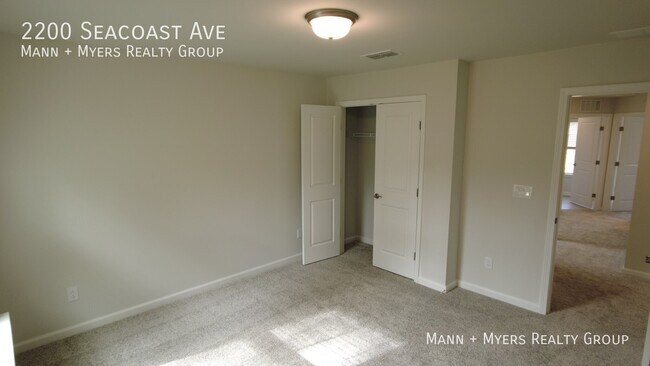 Building Photo - 2200 Seacoast Ave