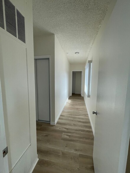 Building Photo - 13115 Oxnard St