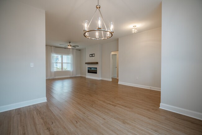 Building Photo - 106 Holland Dr